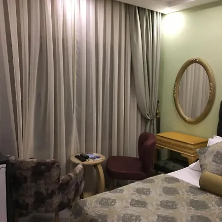 Itimat Otel فندق أورلا