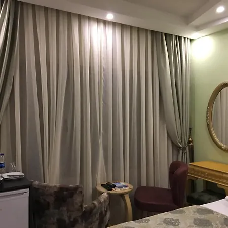 Itimat Otel * أورلا